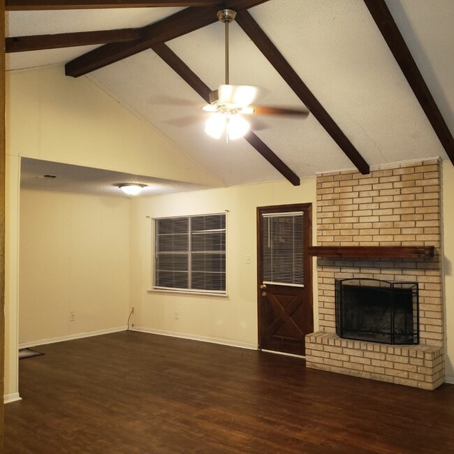 Photo - 2308 Lake W Dr