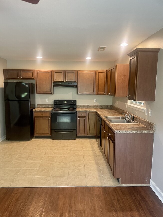 Photo - 740-742 Marley Way