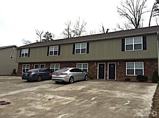 Building Photo - 2245 Spring Meadow Ln SE Rental
