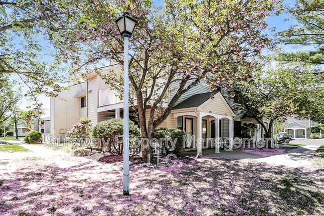 Photo - 806 Gregorys Way