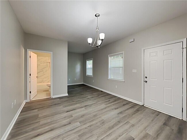 Photo - 255 Farrington Ave SE