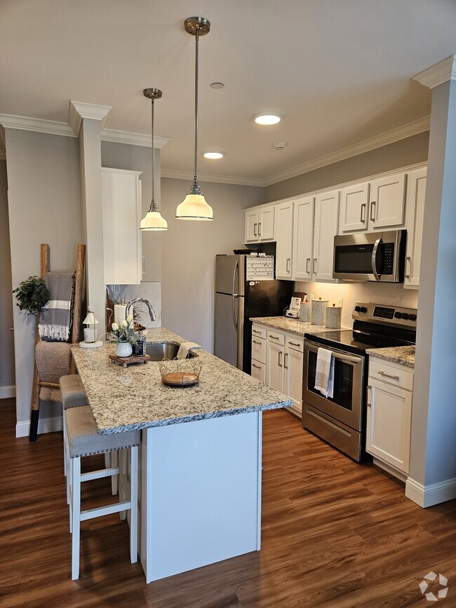 Kitchen - Four Seasons of Colchester Rental