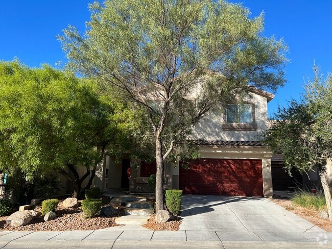 Building Photo - Coming Soon!!! 8-1-25 Great former model h... Rental