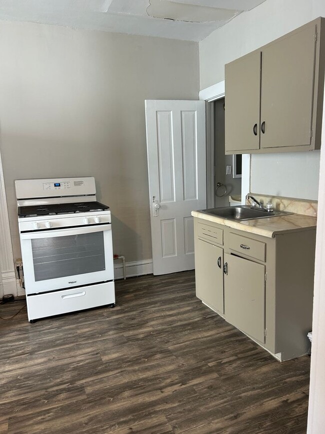 Photo - 7 S 4th St Unit 1