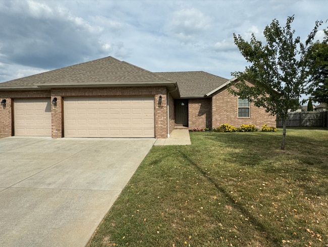 Building Photo - NEW 4 Bedroom | 2 Bathroom | 3 Car Garage ... Rental