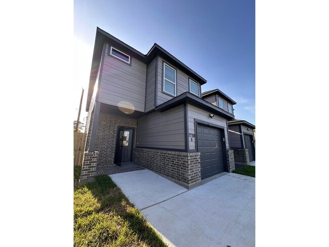 Photo - 7710 Darnay Dr