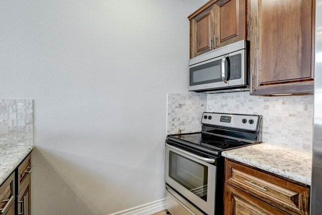 Photo - 50 W 8th St