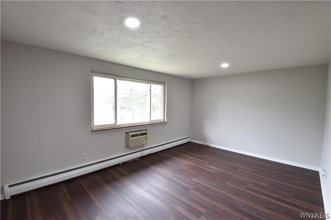 Photo - 28 Mallory Rd