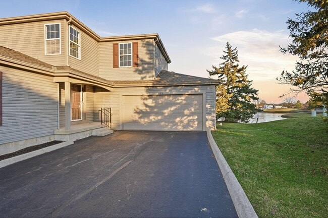 Building Photo - 5516 Baneberry Ave Unit 30D