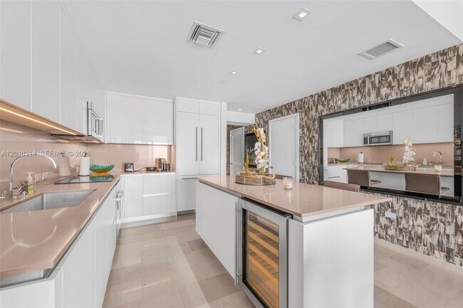 Photo - 88 SW 7th St Unit 3806