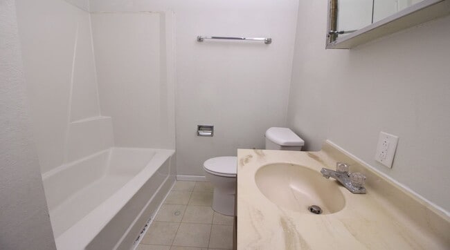 Photo - 4014 Westover Rd SE Unit 3