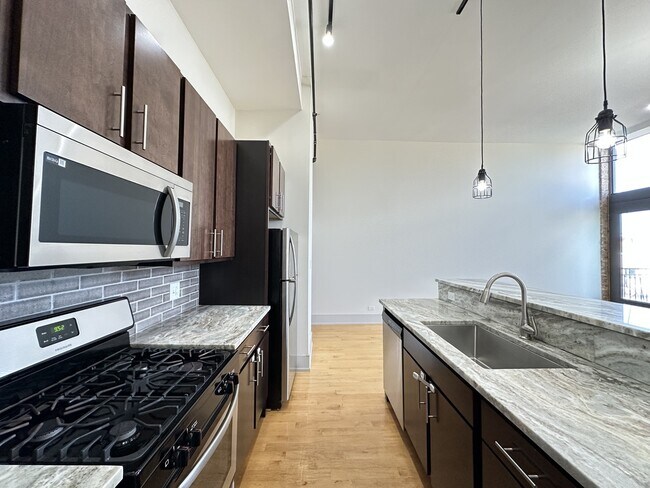Photo - 1426 W 21st St Unit M07H
