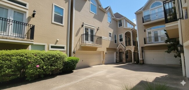 Photo - 305 Reinerman St