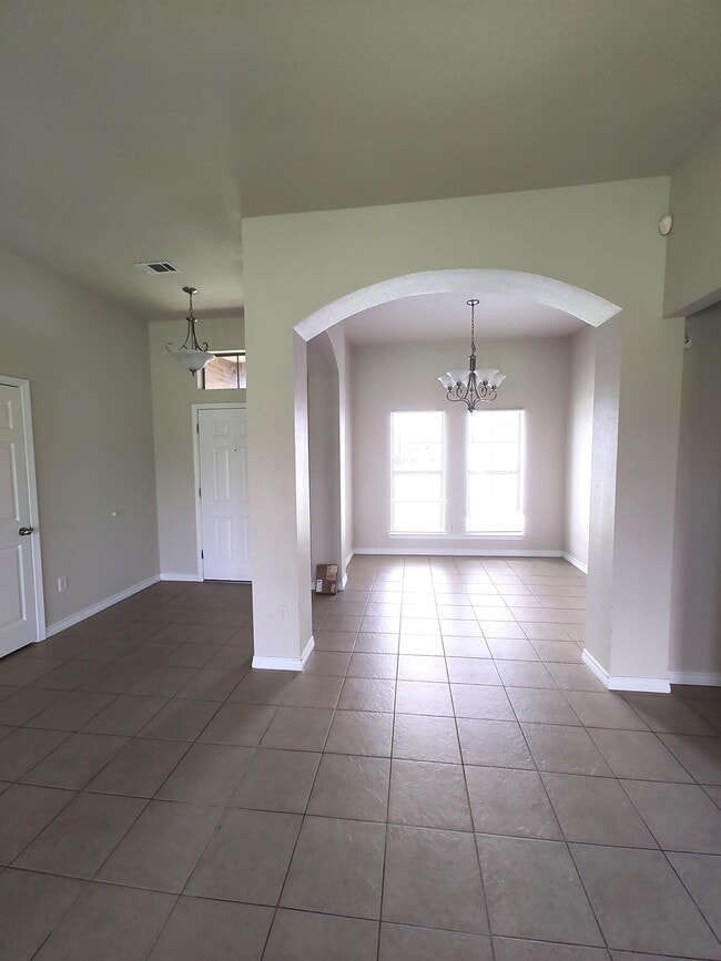 Photo - 5460 Westmeadow Ln