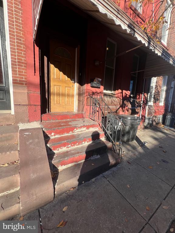 Building Photo - 1709 W Montgomery Ave Unit 2