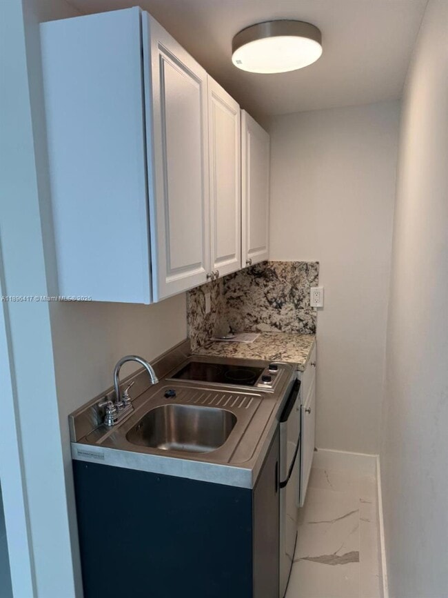 Photo - 1050 NW 25th Way