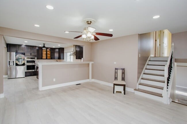 Photo - 720 Durham Ln