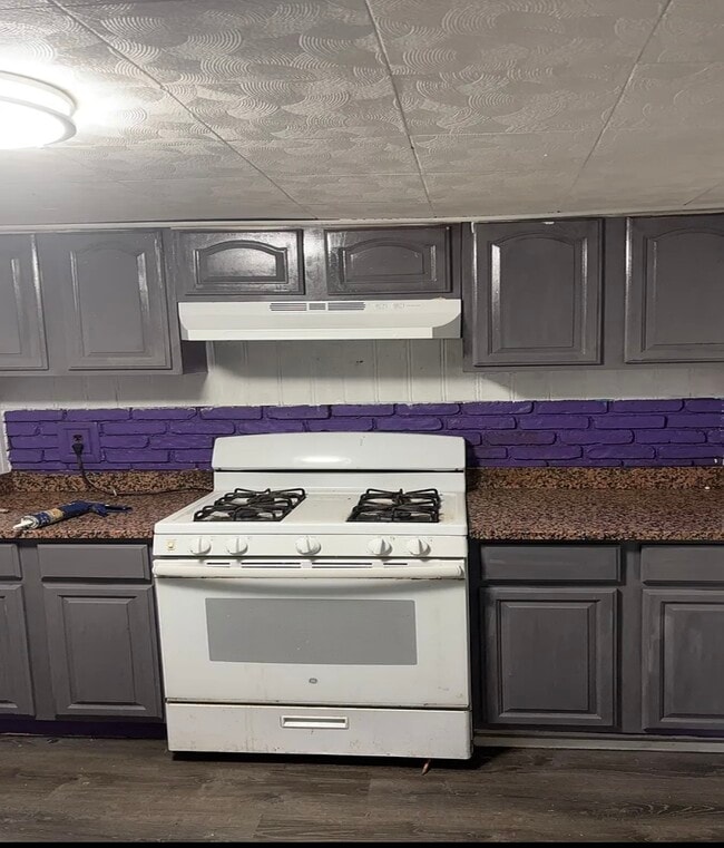 Building Photo - 2 Oakfield Dr Rental