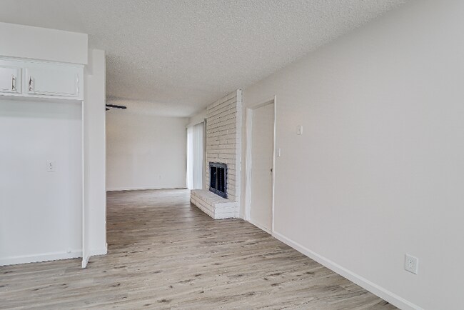 Photo - 1001 Mira Loma Dr