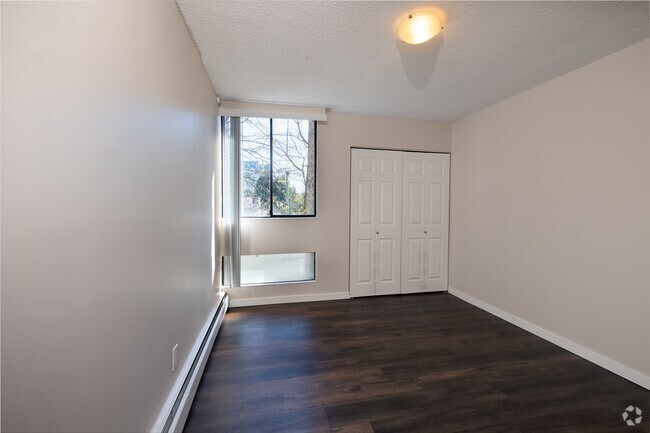 1BR, 1BA - 670SF - Bedroom