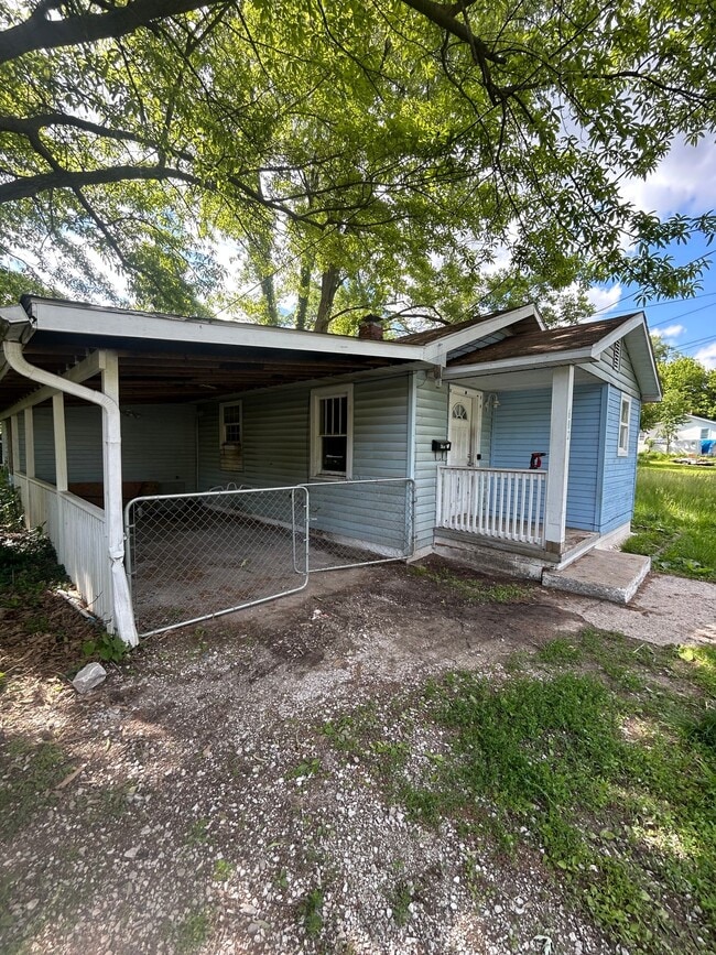 Photo - 602 Sheppard St