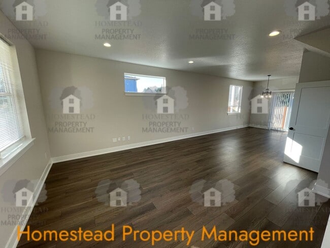 Photo - 644 Unidad 196