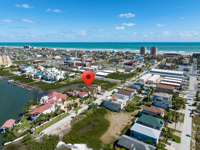 Photo - 208 W Saturn Ln Unit B