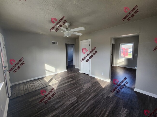 Photo - 2033 Covert Ave