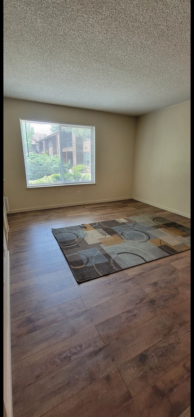 Photo - 1200 T A Riordan