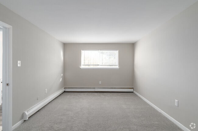 1BR, 1BA - 639SF Bedroom