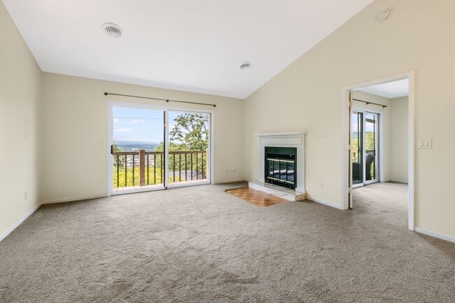 Photo - 2-Bedroom, 2-Bathroom Condo with Stunning Downtown Views