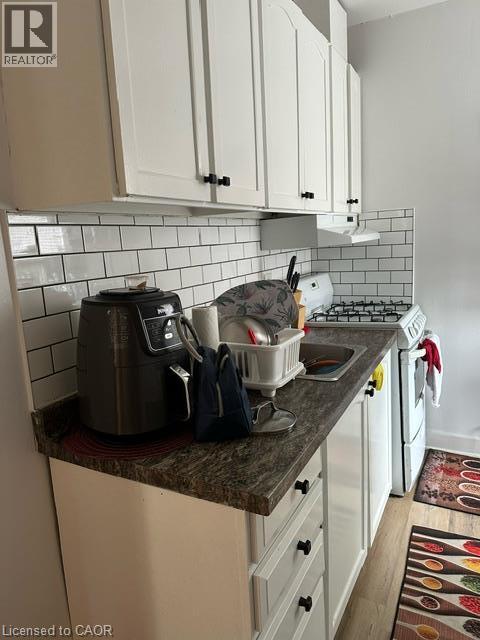 Photo - 11B WENTWORTH Street N