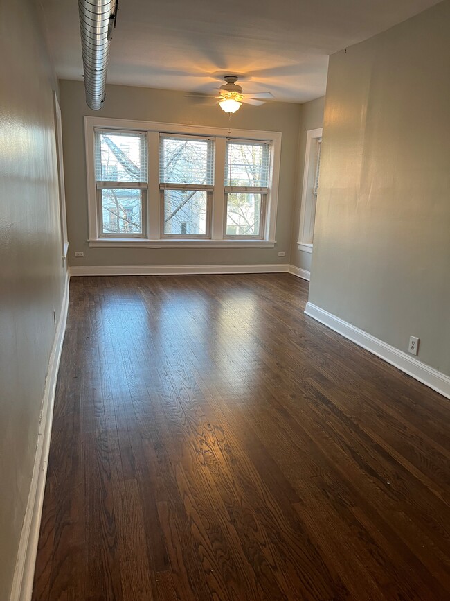 Livingroom - 3528 N Reta Ave Unit 3S