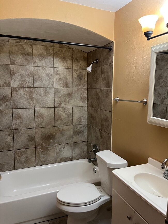 Baño - 5919 Dressell Ave