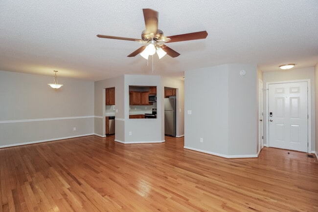 Photo - 426 Ivy Crest Dr
