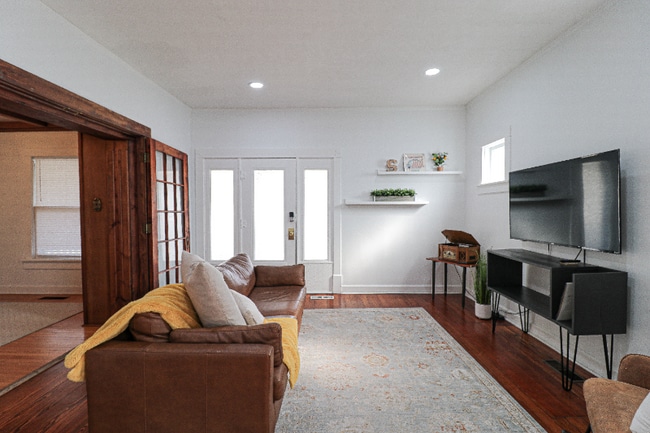 Building Photo - 209 S Glenn St Rental