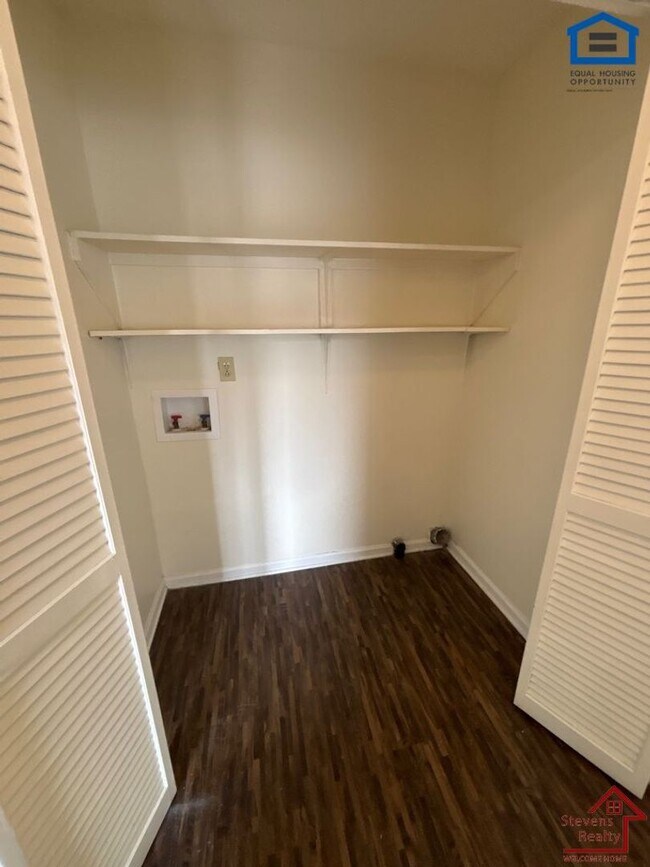 Photo - 419 Oriole Dr