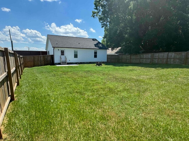 Photo - 111 W Pine St