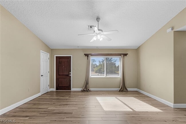 Photo - 985 Quail Run