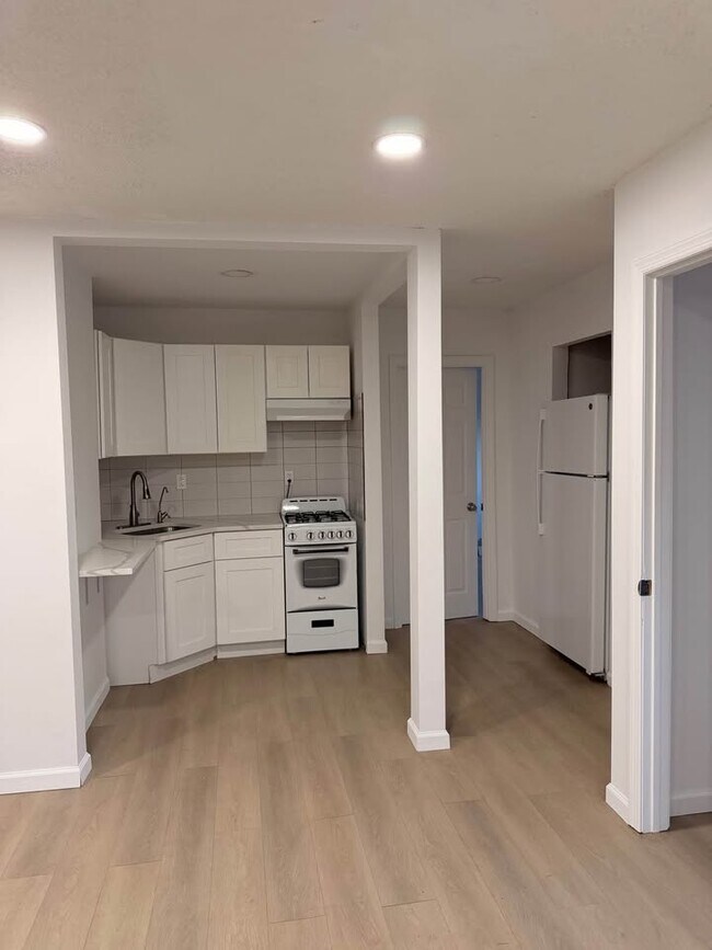 Photo - 5494 Express Dr S Unidad 1