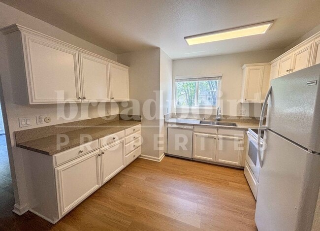 Photo - 2536 White Oak Pl