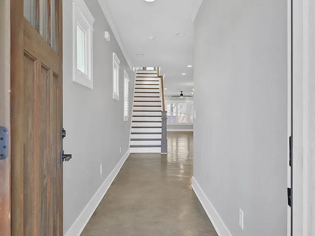 Photo - 368 Glenrose Ave