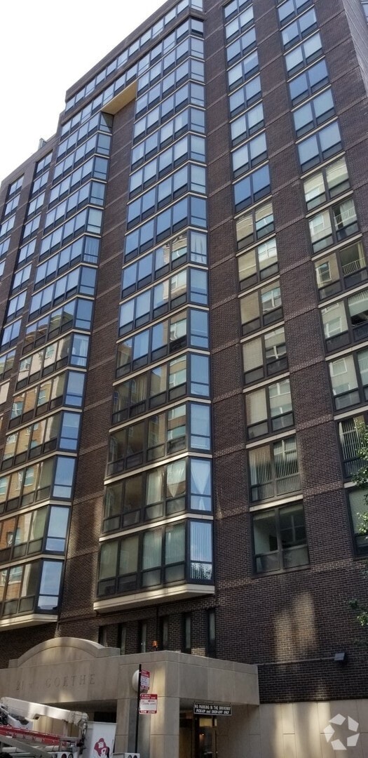 Building Photo - 21 W Goethe St Unit 7C Rental
