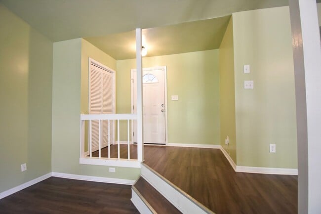 Photo - 3 Bedroom 2 Bathroom Home with Large Deck-...