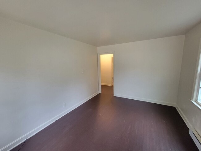 Photo - 2 Bedroom 1 Bathroom Duplex!