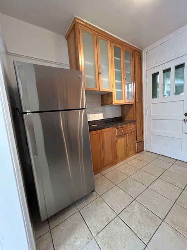 Photo - Bright and Sunny Unit ~ One Bed/One bath ~ Heat Included ~ Pets Welcome Unidad 4875-3C