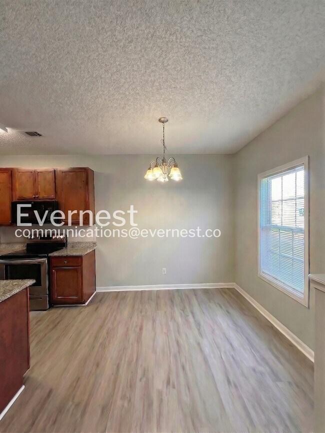 Photo - 8665 Thomas Rd