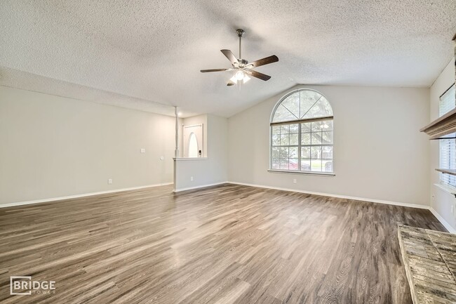 Photo - 220 Dodge Trail