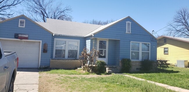 Building Photo - AFFORDABLE and Spacious 2 bedroom 1 bath Home AVAILABLE NOW