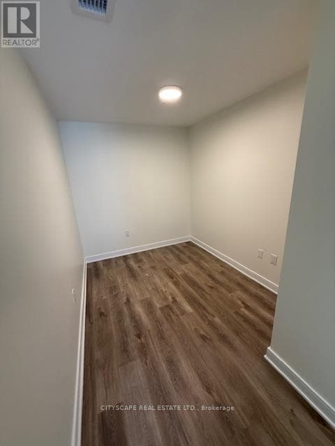 Photo - 86 Dundas St E Unit 611
